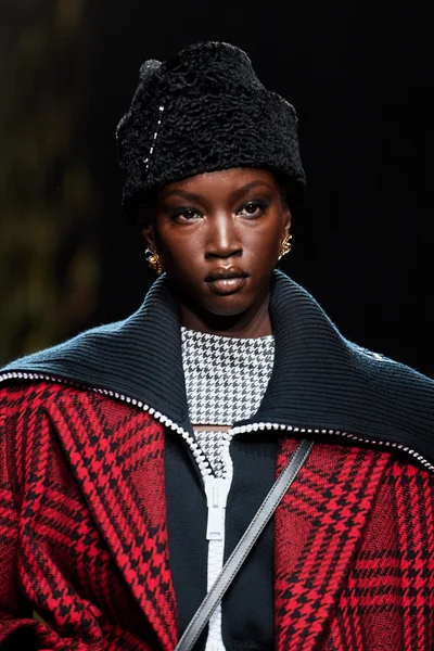 Look 35